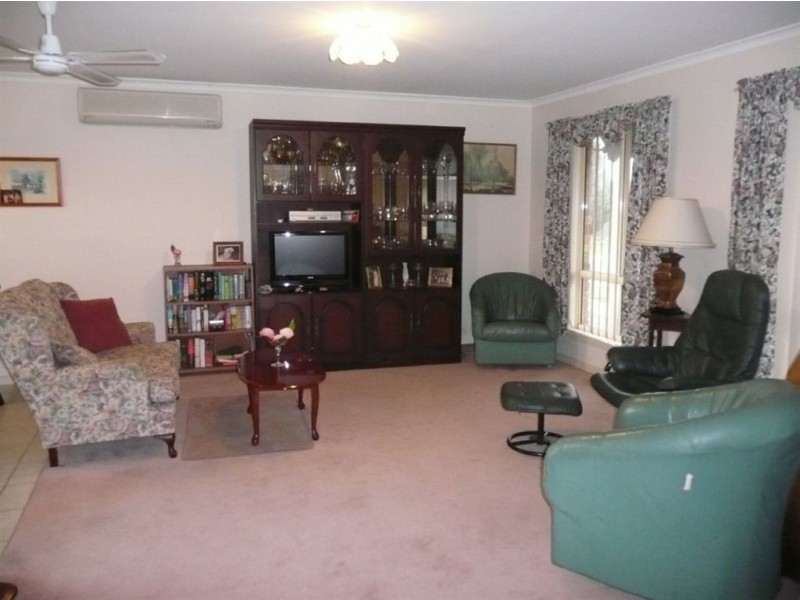 1 Cassowary Close, Carrum Downs VIC 3201