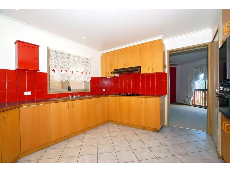 38 Oakwood Drive, Carrum Downs VIC 3201