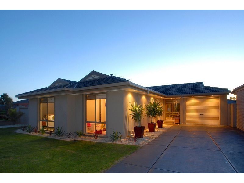 81 Oberon Drive, Carrum Downs VIC 3201