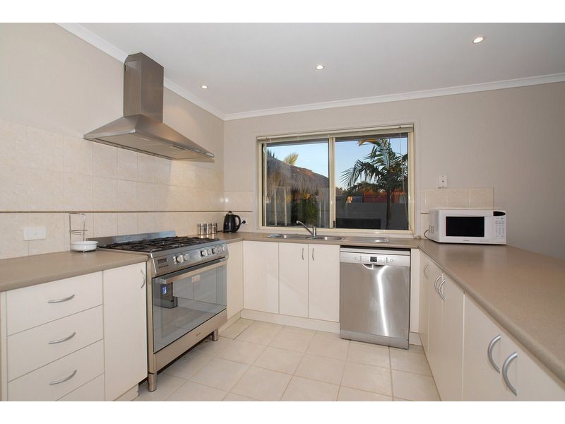 81 Oberon Drive, Carrum Downs VIC 3201