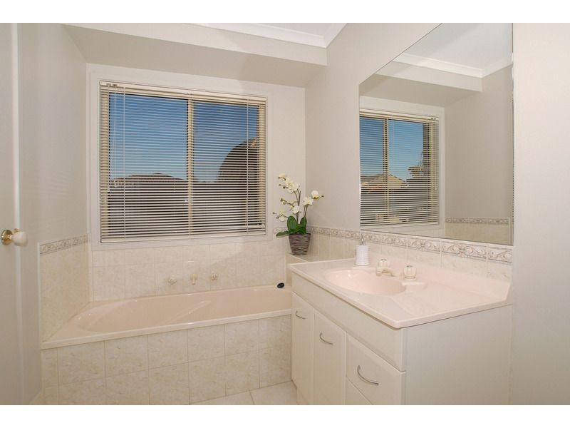 81 Oberon Drive, Carrum Downs VIC 3201