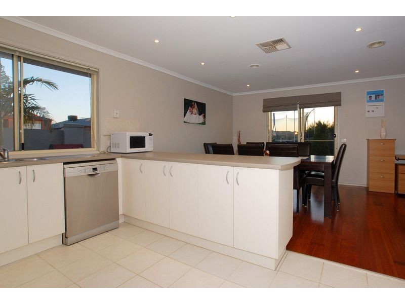 81 Oberon Drive, Carrum Downs VIC 3201