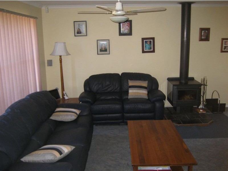 4 Raquel Close, Carrum Downs VIC 3201