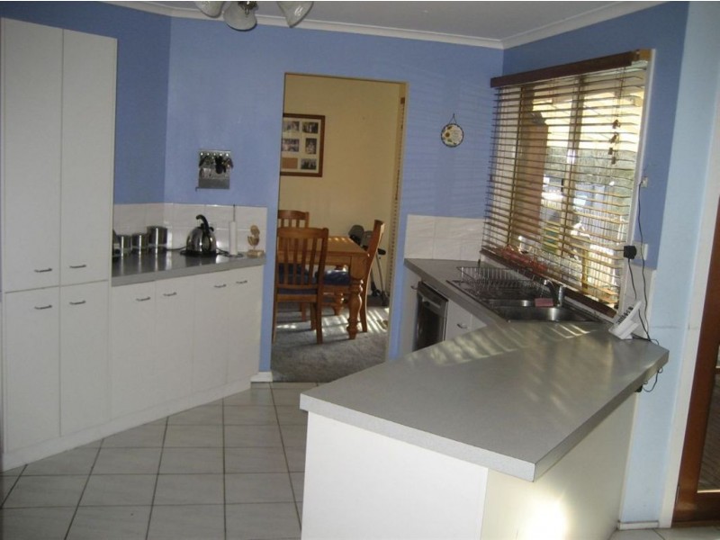 4 Raquel Close, Carrum Downs VIC 3201