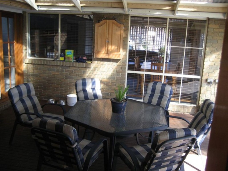 4 Raquel Close, Carrum Downs VIC 3201