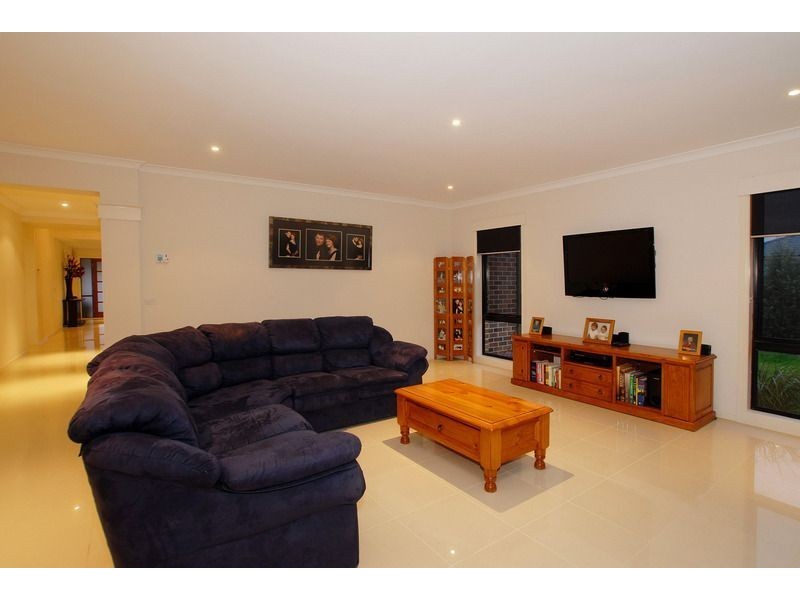 3 Whitewater Court, Sandhurst VIC 3977