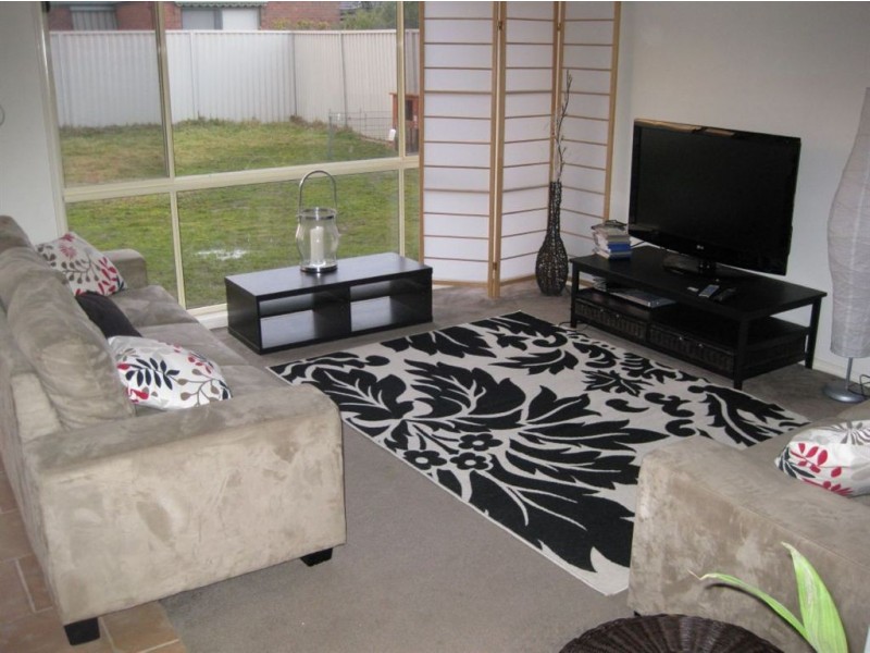 13 Fetlock Lane, Cranbourne VIC 3977