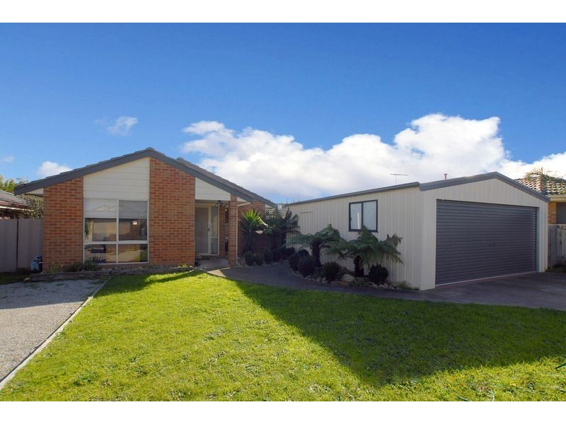 77 Rangeview Drive, Skye VIC 3977