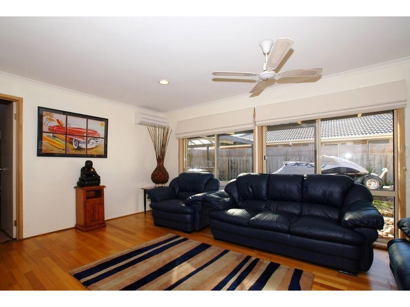 77 Rangeview Drive, Skye VIC 3977