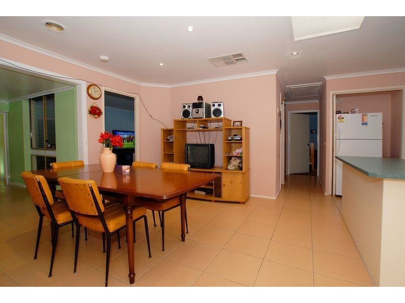 13 Lyrebird Drive, Carrum Downs VIC 3201