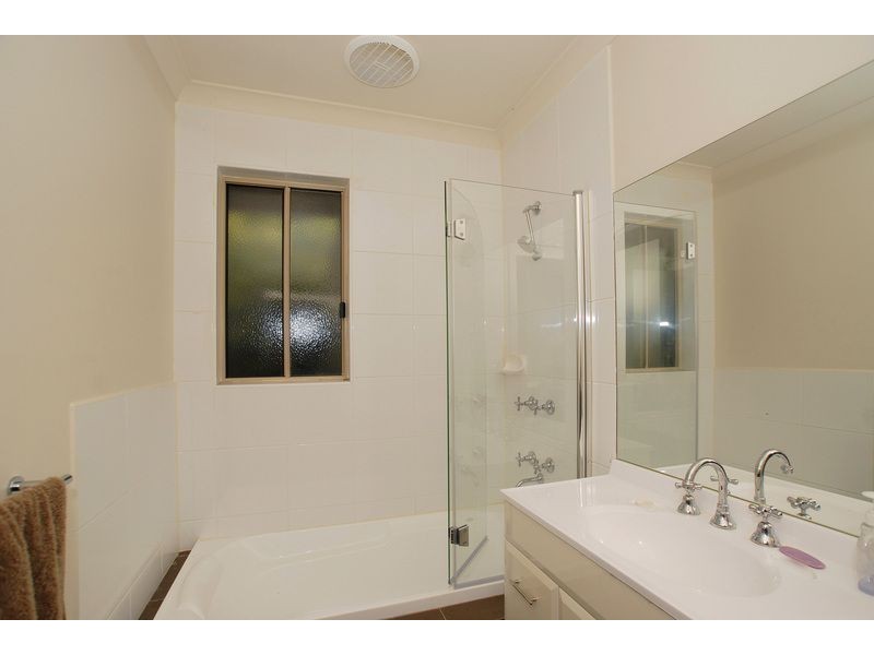 2/24 McCormicks Road, Skye VIC 3977