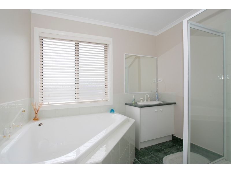 20 Venezia Way, Skye VIC 3977
