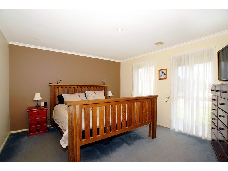 40 Arlene Drive, Skye VIC 3977