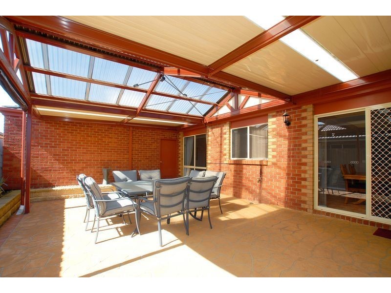 9 McGowan Drive, Skye VIC 3977