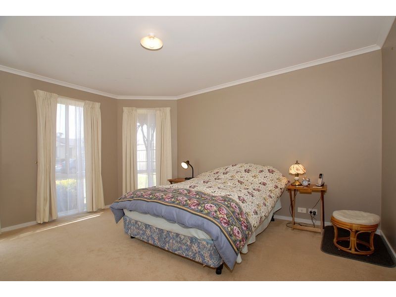 9 McGowan Drive, Skye VIC 3977