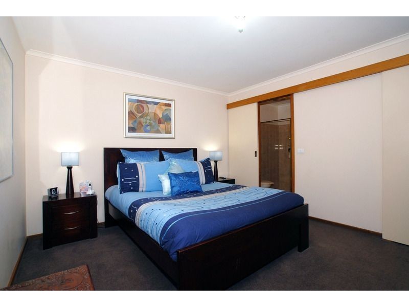 8 Oriole Court, Carrum Downs VIC 3201