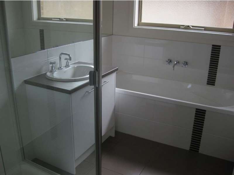 1/2 Langewan Road, Langwarrin VIC 3910