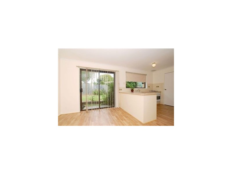 18 Whimbrel Crescent, Carrum Downs VIC 3201