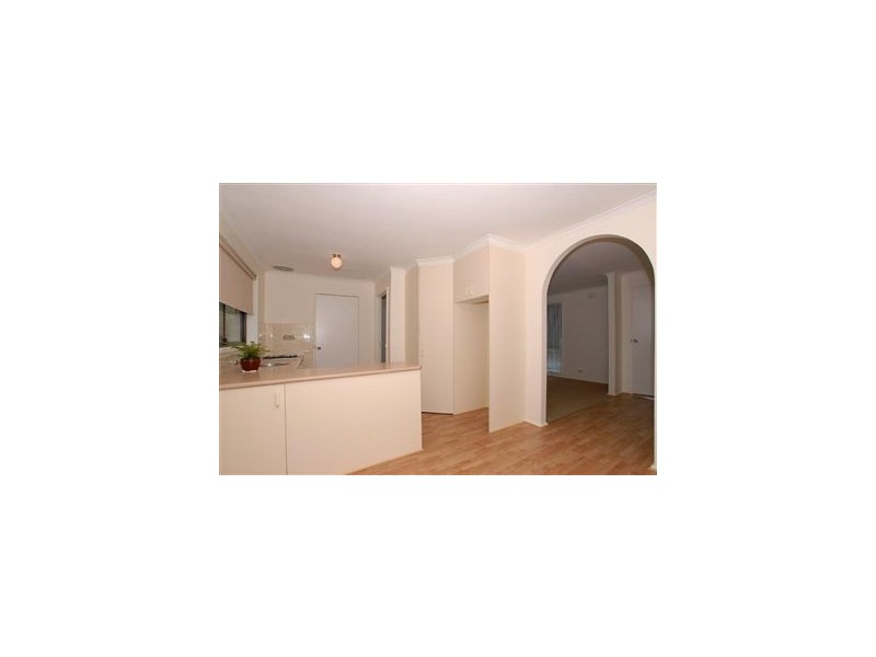 18 Whimbrel Crescent, Carrum Downs VIC 3201