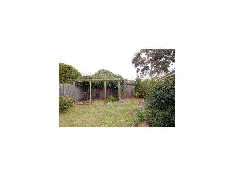 18 Whimbrel Crescent, Carrum Downs VIC 3201