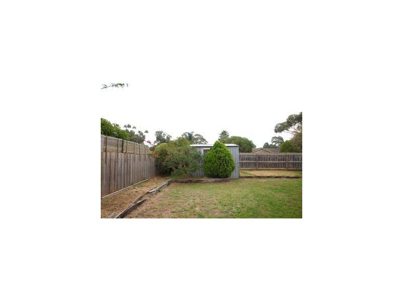 18 Whimbrel Crescent, Carrum Downs VIC 3201