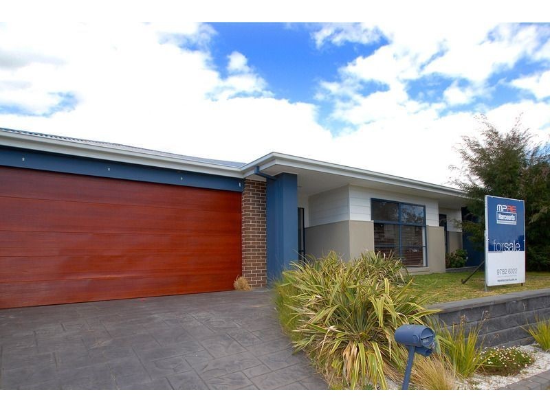 42 Edinburgh Drive, Skye VIC 3977