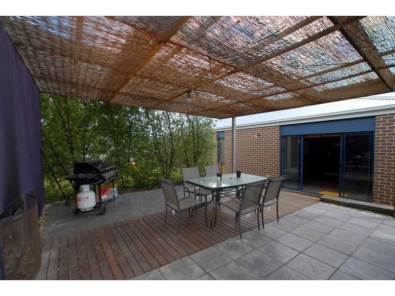 42 Edinburgh Drive, Skye VIC 3977