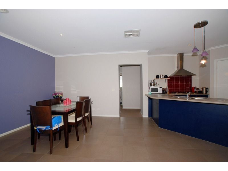 42 Edinburgh Drive, Skye VIC 3977