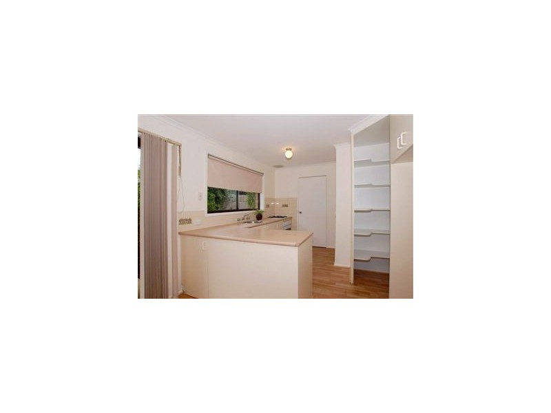 18 Whimbrel Crescent, Carrum Downs VIC 3201