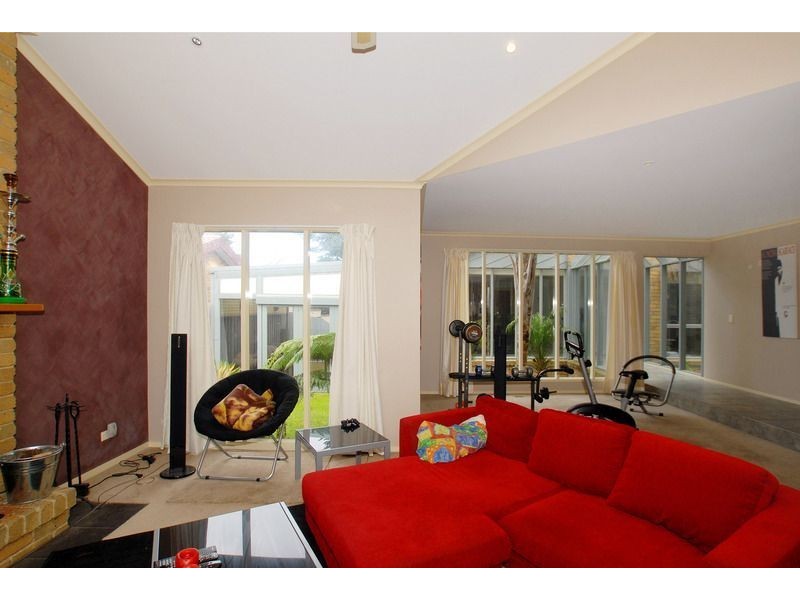 12 Regal Court, Carrum Downs VIC 3201