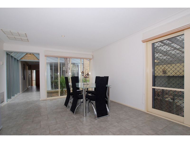 12 Regal Court, Carrum Downs VIC 3201