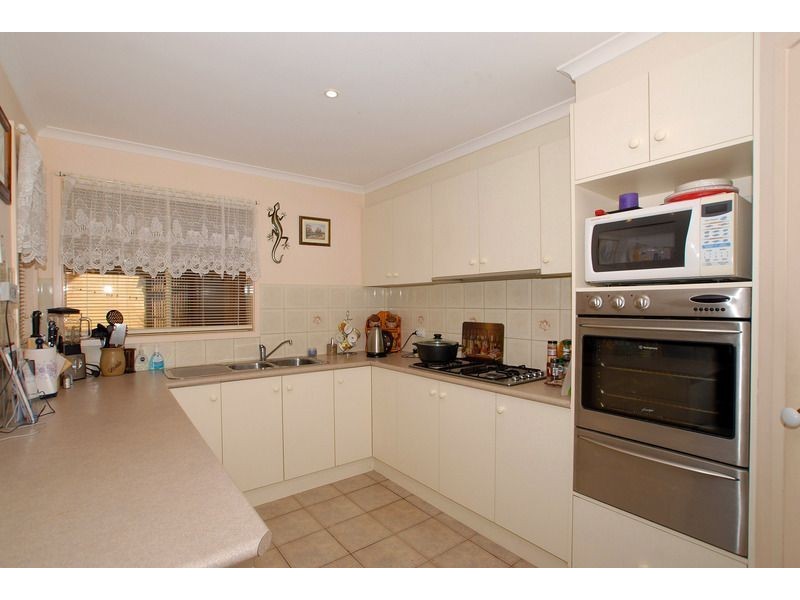 11 Rocklea Crescent, Skye VIC 3977