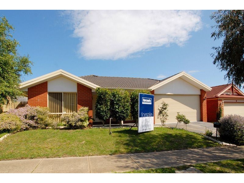 11 Rocklea Crescent, Skye VIC 3977