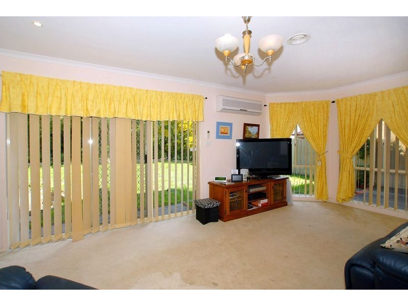 11 Rocklea Crescent, Skye VIC 3977