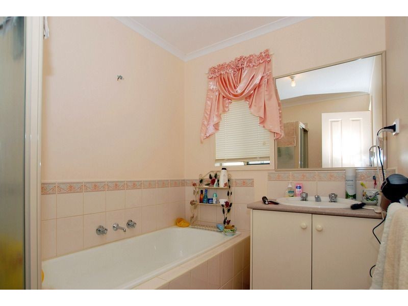 11 Rocklea Crescent, Skye VIC 3977