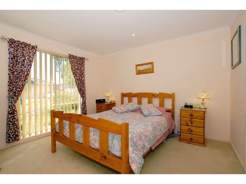 11 Rocklea Crescent, Skye VIC 3977