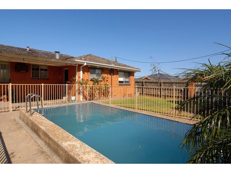 10 Knox Street, Carrum Downs VIC 3201