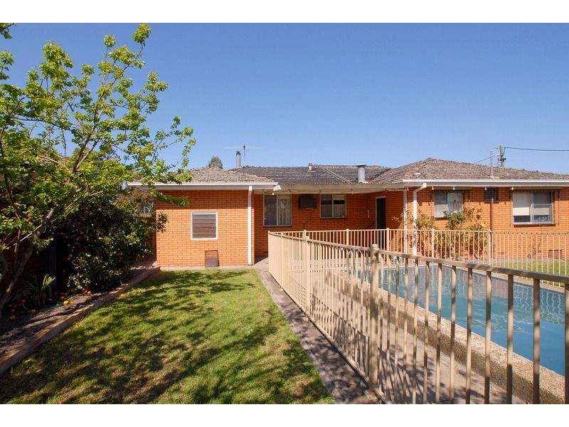 10 Knox Street, Carrum Downs VIC 3201