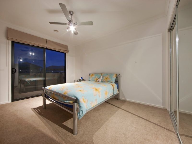 32 Lakeside Drive, Sandhurst VIC 3977