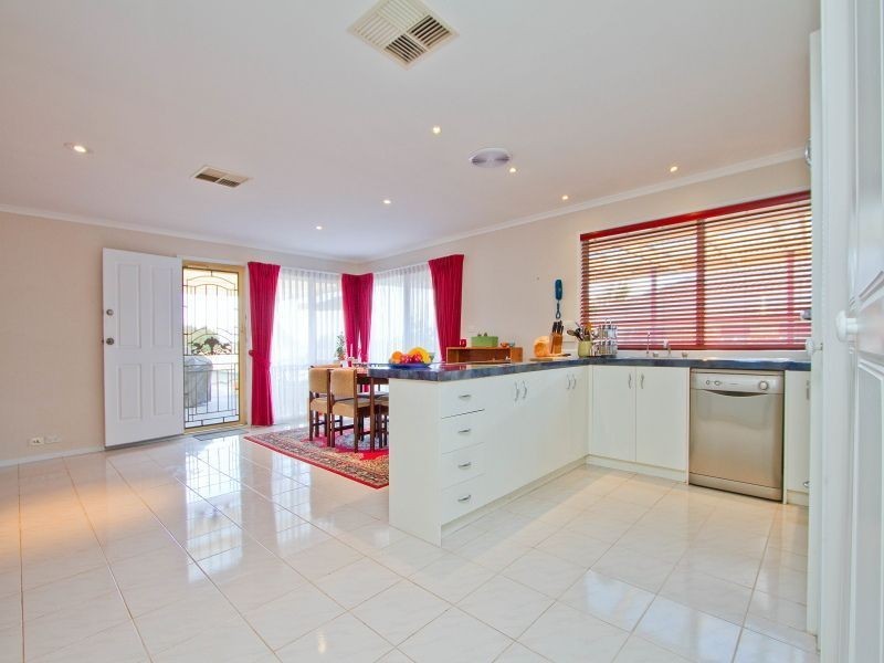 90 Gamble Road, Carrum Downs VIC 3201