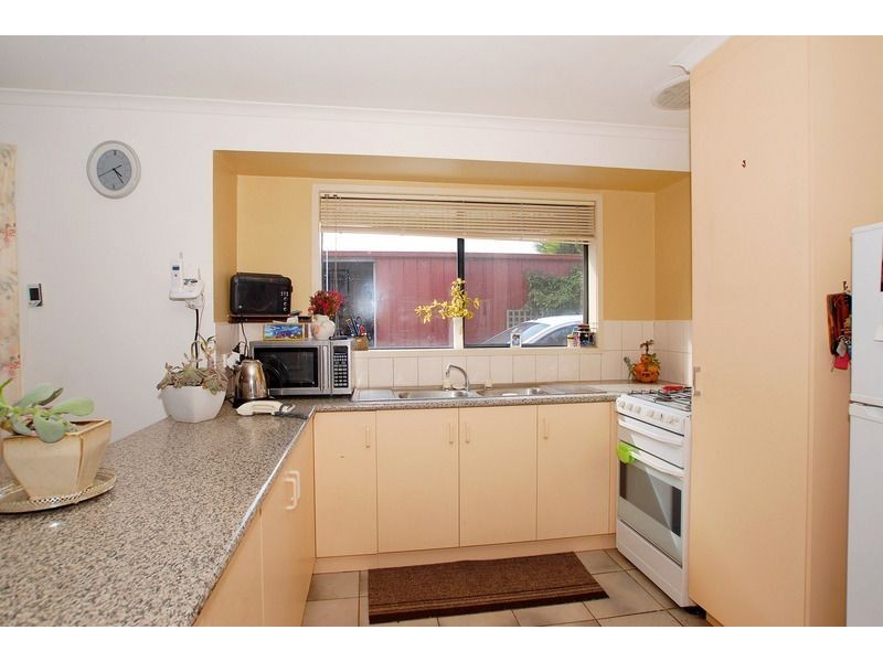 4 Minka Place, Skye VIC 3977