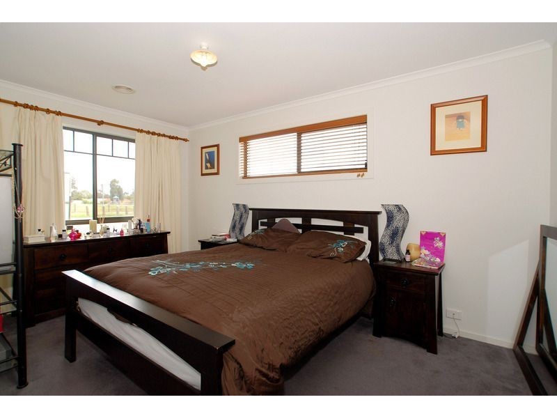 13 Sherbourne Drive, Carrum Downs VIC 3201