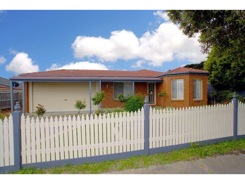 17 John Monash Drive, Skye VIC 3977