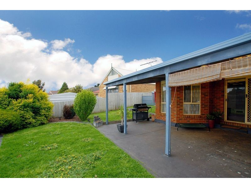 17 John Monash Drive, Skye VIC 3977