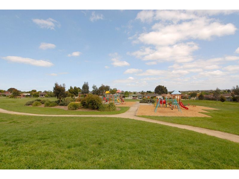 42 Tattler Street, Carrum Downs VIC 3201