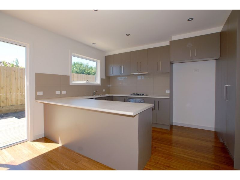 6/54 McCormicks Road, Skye VIC 3977