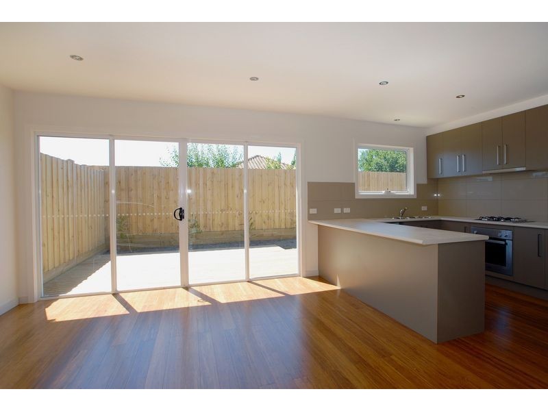 6/54 McCormicks Road, Skye VIC 3977