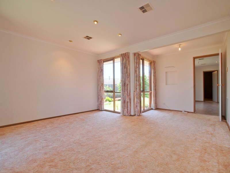 79 Sandfield Drive, Carrum Downs VIC 3201