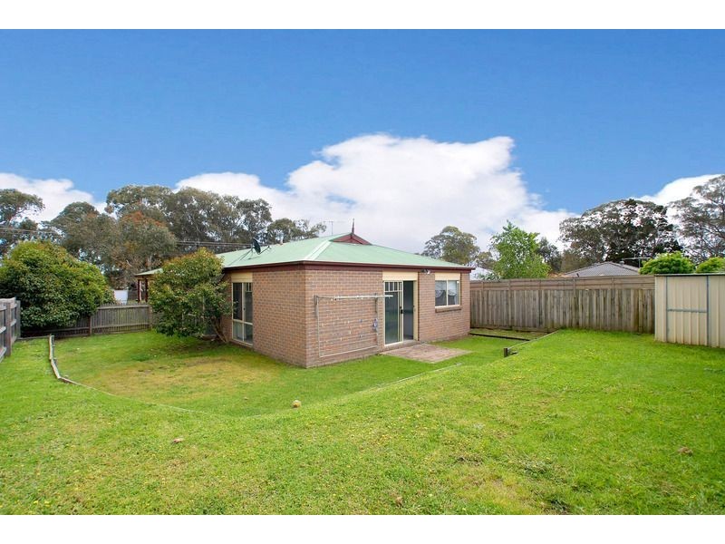 2 Dampier Close, Skye VIC 3977