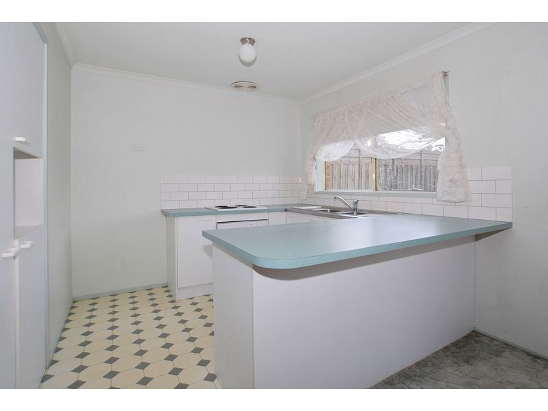 2 Dampier Close, Skye VIC 3977